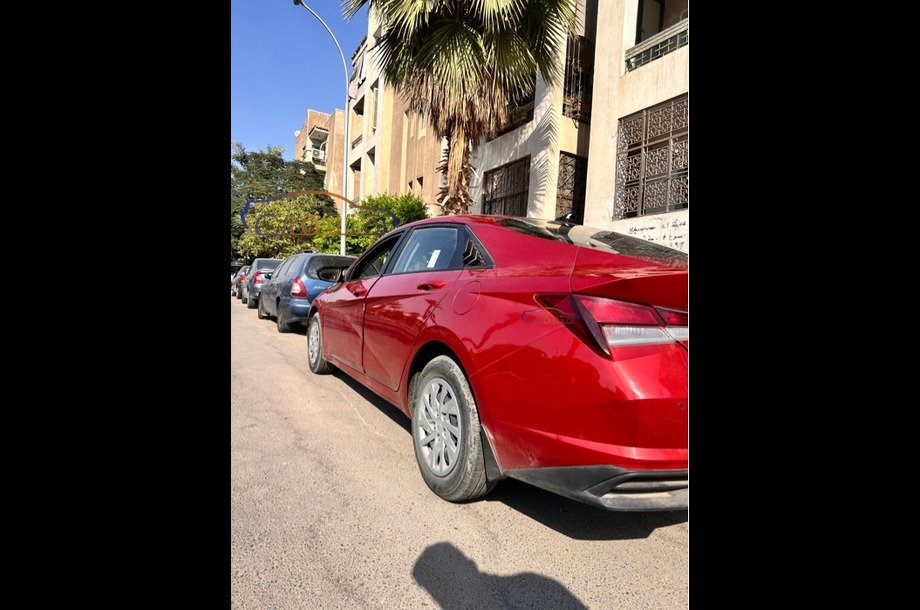 Elantra CN7 Hyundai احمر