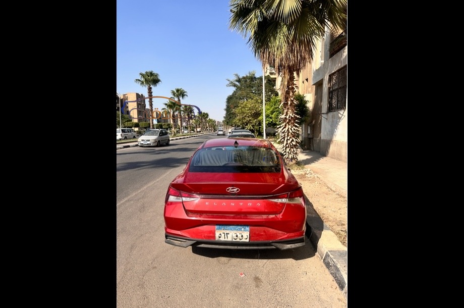 Elantra CN7 Hyundai احمر