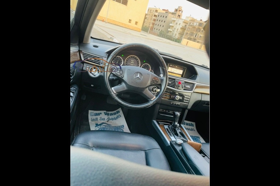 E 250 Mercedes أسود