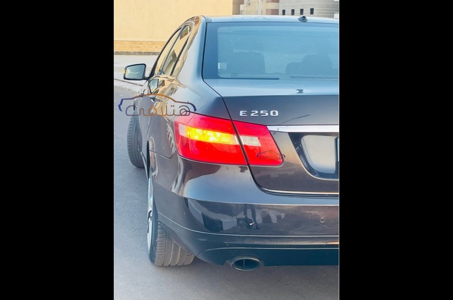 E 250 Mercedes أسود