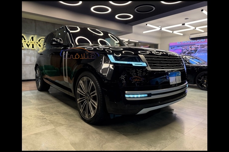 Vogue Land Rover Black