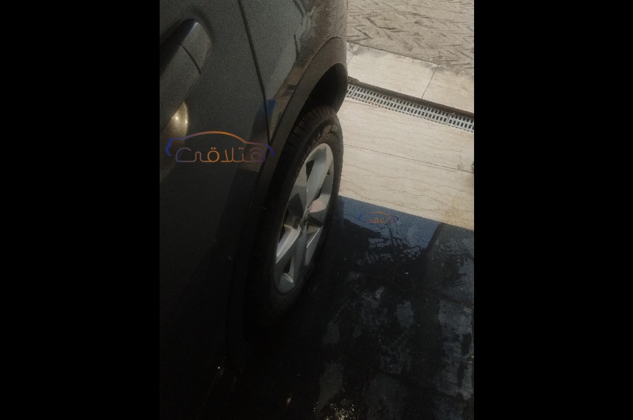 Qashqai Nissan فضي