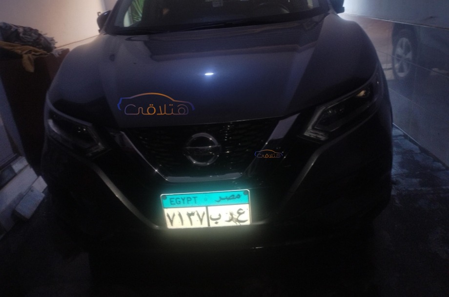 Qashqai Nissan فضي