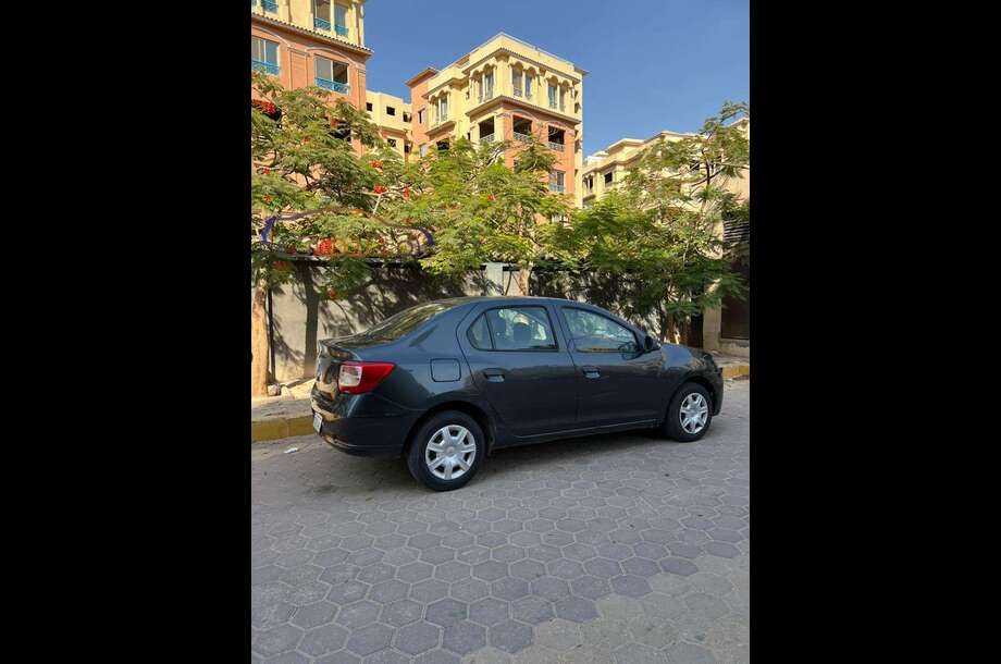 Logan Renault رمادي