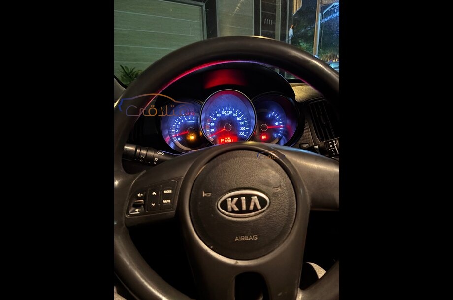 Cerato Kia فضي