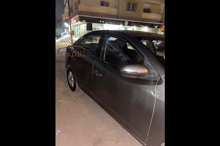Cerato Kia فضي