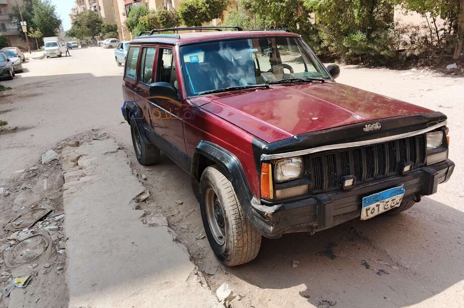 Cherokee Jeep Dark red
