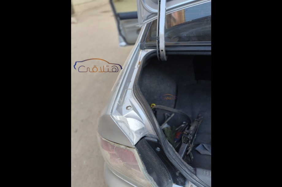 Lancer Puma Mitsubishi فضي