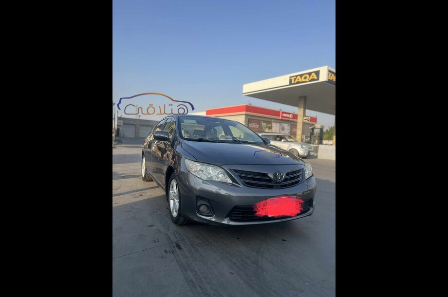 Corolla Toyota فضي