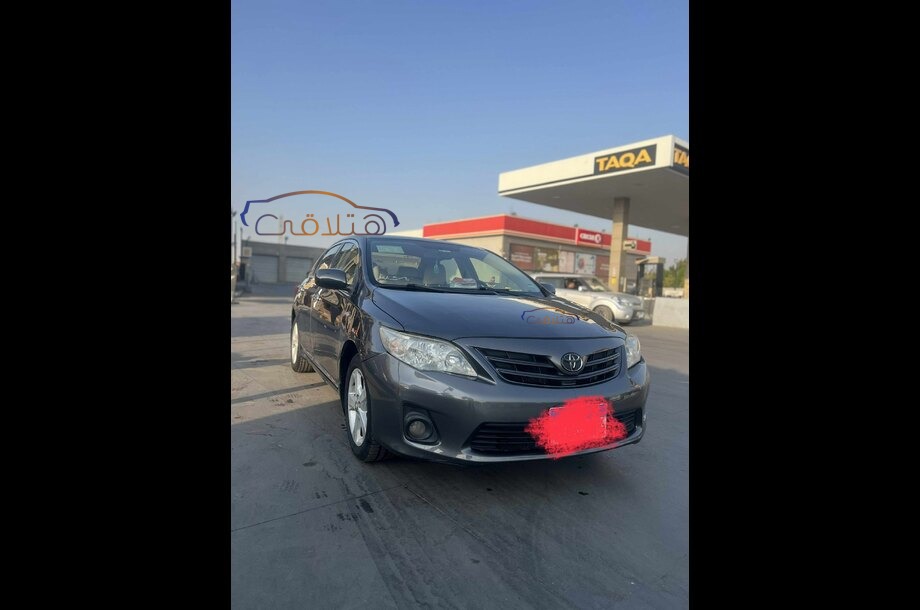 Corolla Toyota فضي