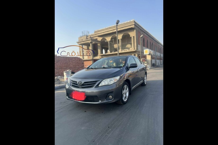 Corolla Toyota فضي