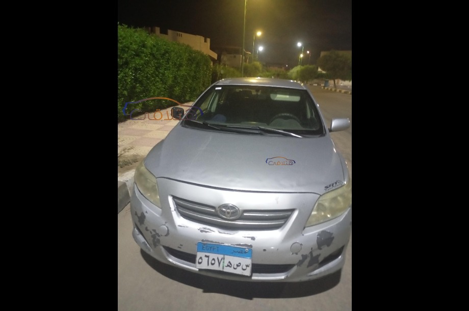Corolla Toyota فضي