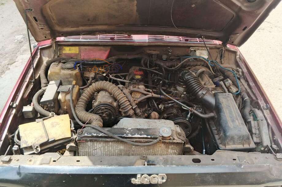 Cherokee Jeep Dark red