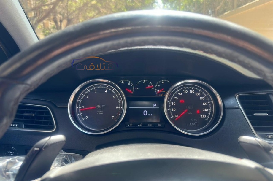 508 Peugeot أسود
