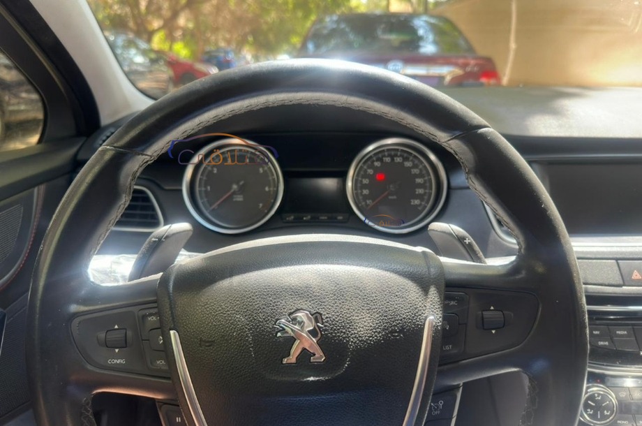 508 Peugeot أسود