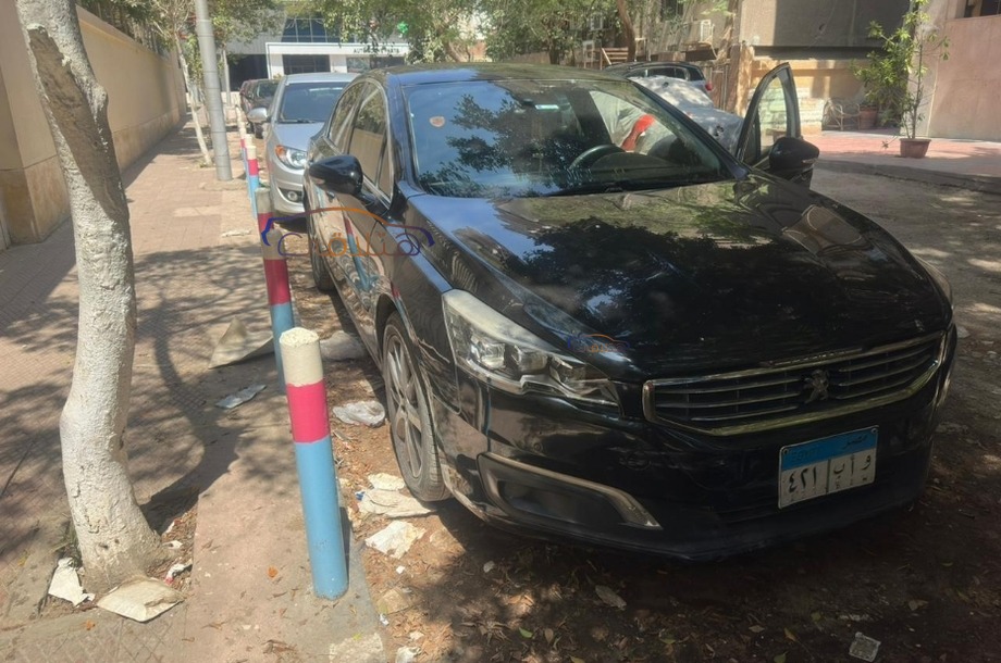 508 Peugeot أسود