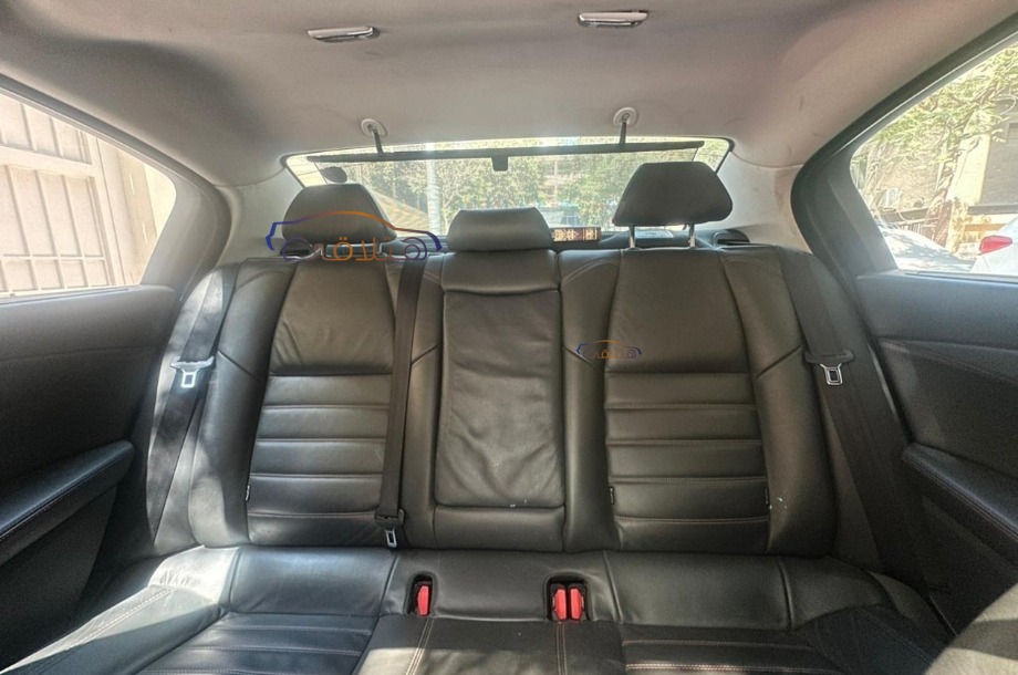 508 Peugeot أسود