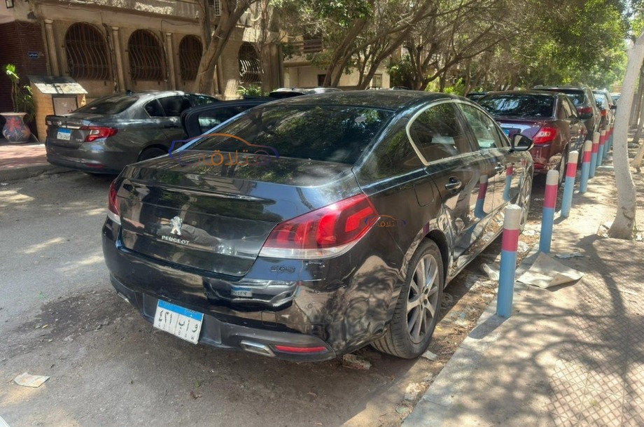 508 Peugeot أسود