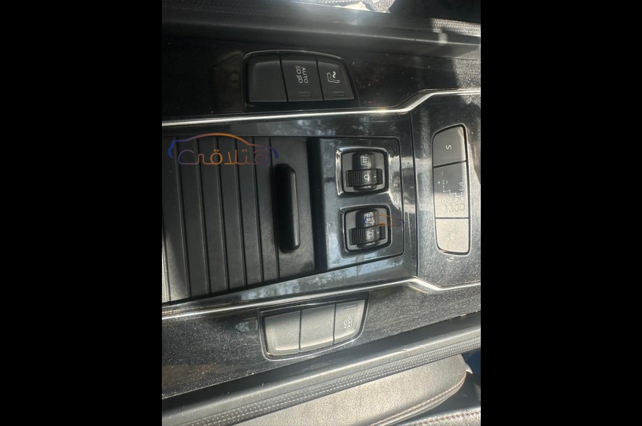 508 Peugeot أسود