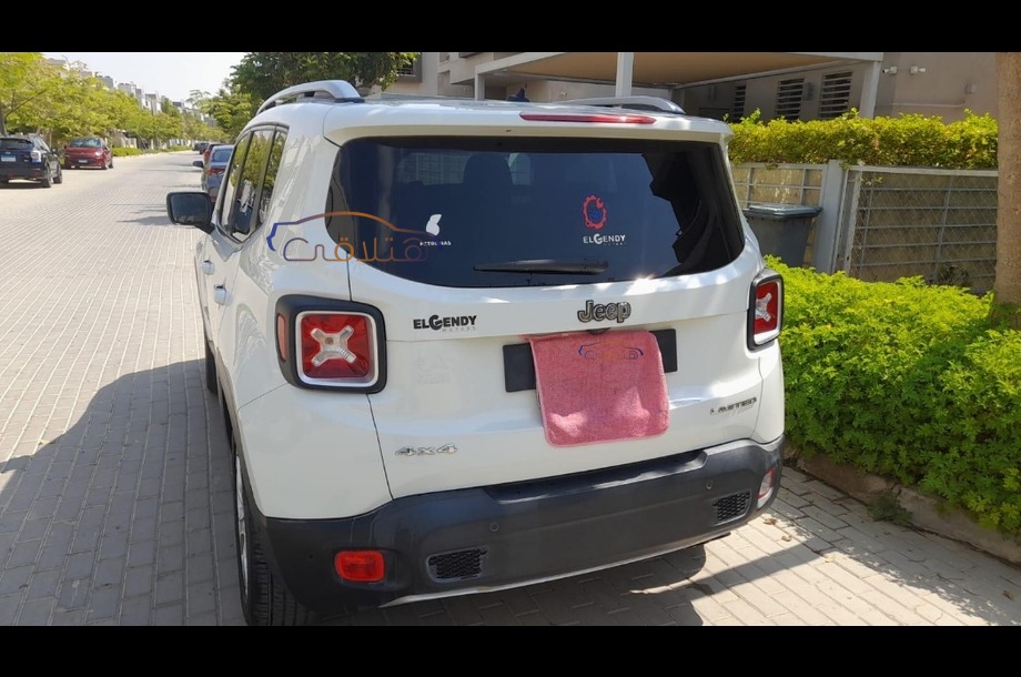 Renegade Jeep أبيض
