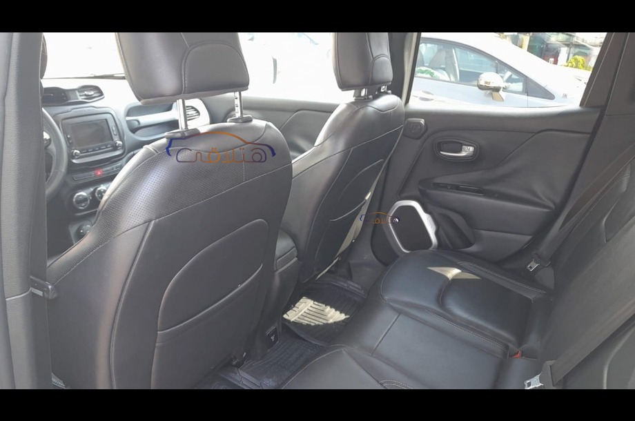 Renegade Jeep أبيض