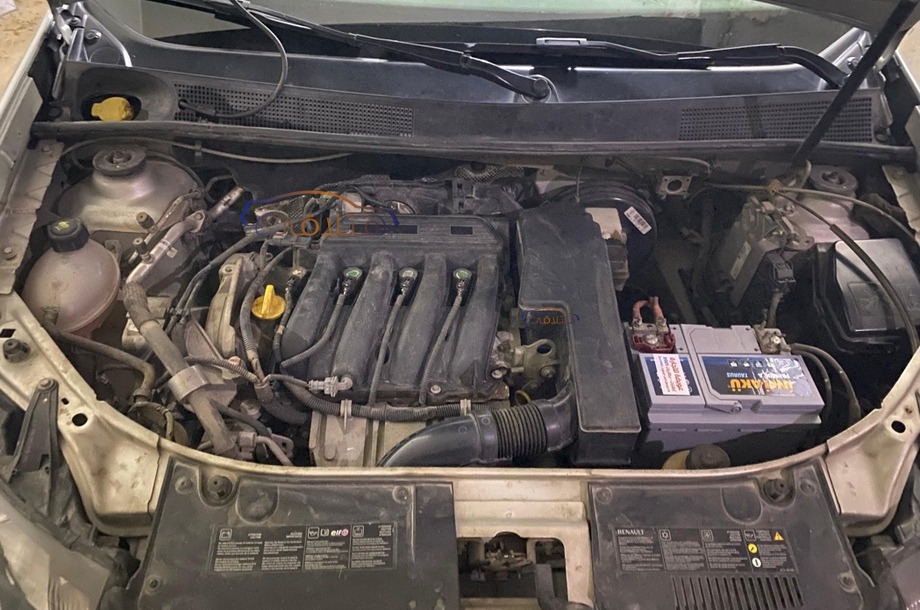 Sandero Step Way Renault فضي