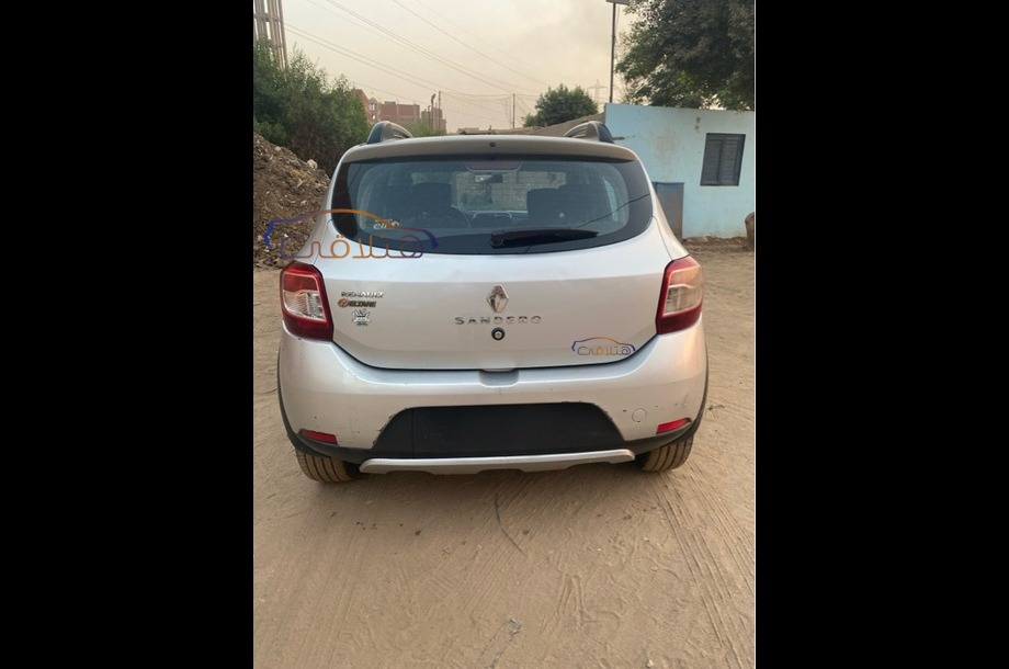 Sandero Step Way Renault فضي
