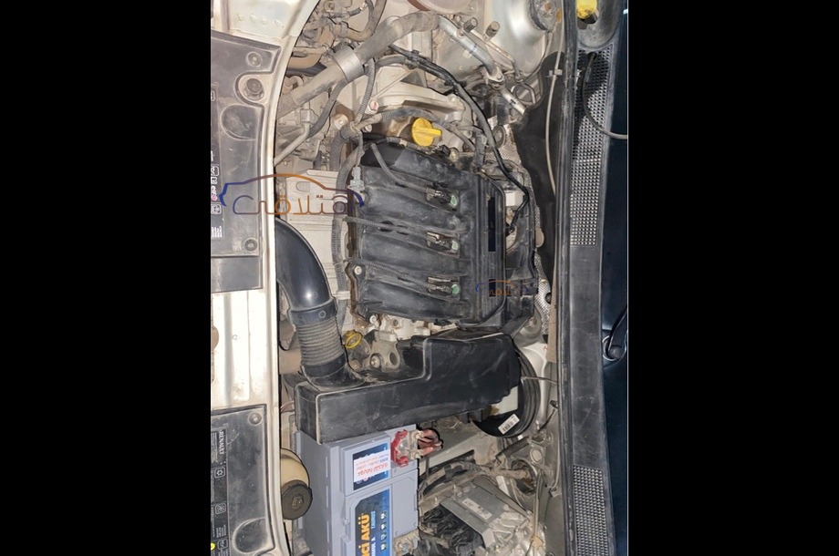 Sandero Step Way Renault فضي