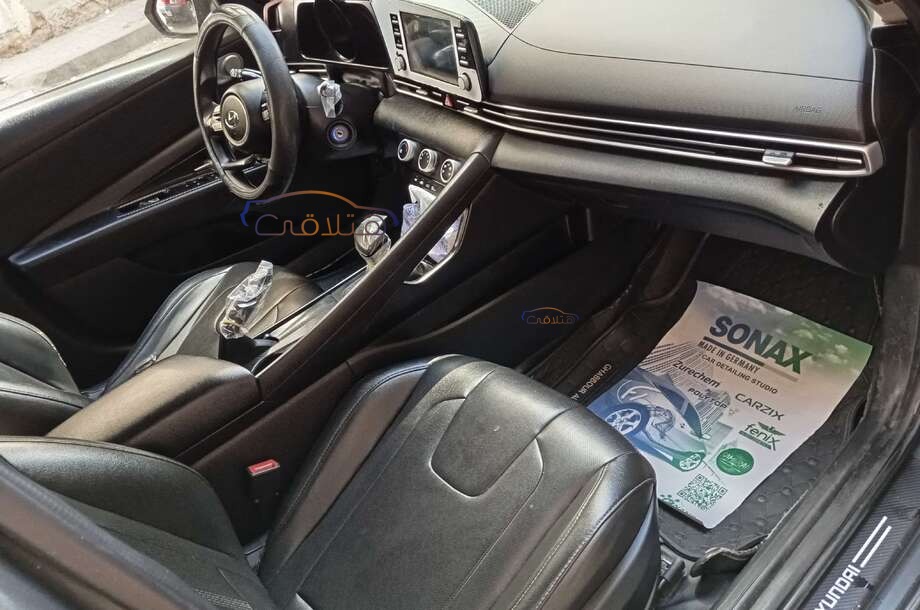 Elantra CN7 Hyundai Dark green