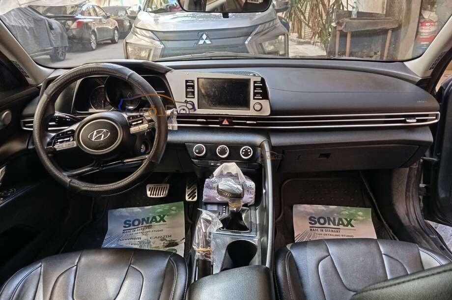 Elantra CN7 Hyundai Dark green