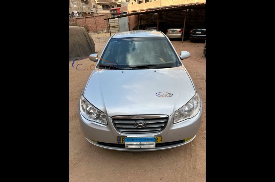 Avante Hyundai فضي