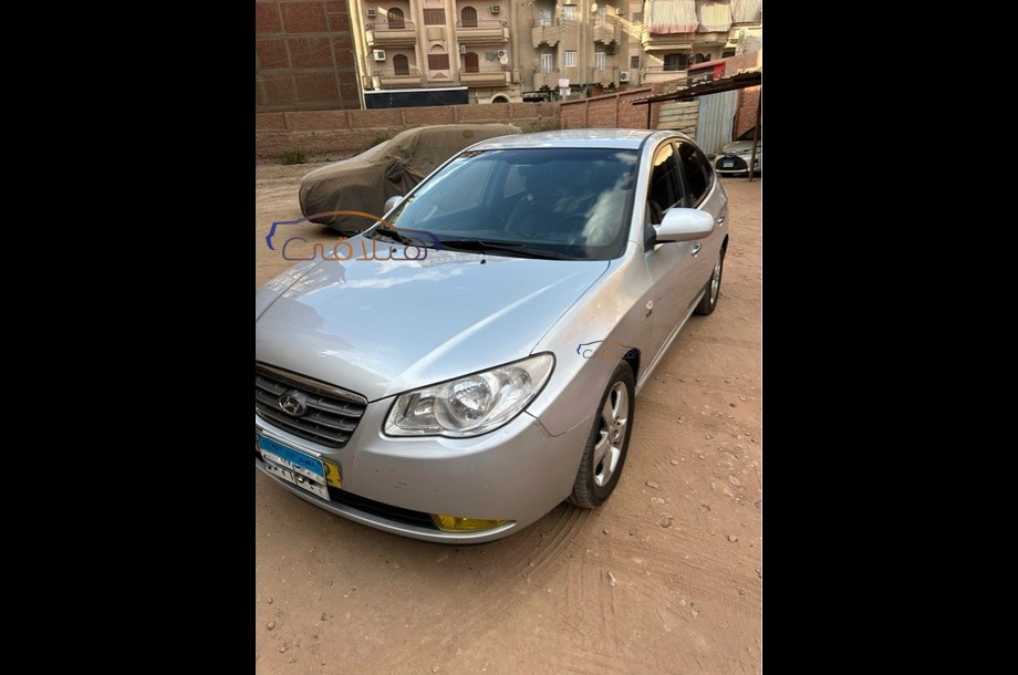 Avante Hyundai فضي