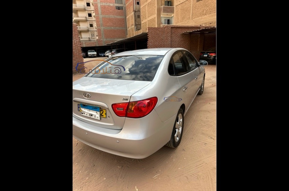 Avante Hyundai فضي