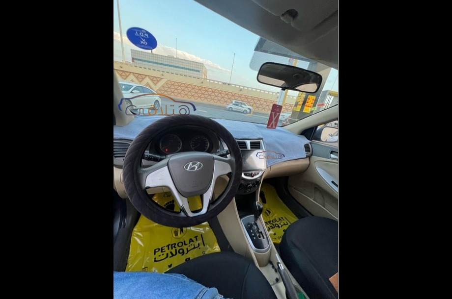 Accent Hyundai برونزي