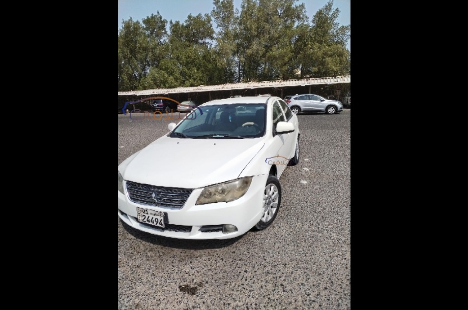 Lancer Fortis Mitsubishi أبيض