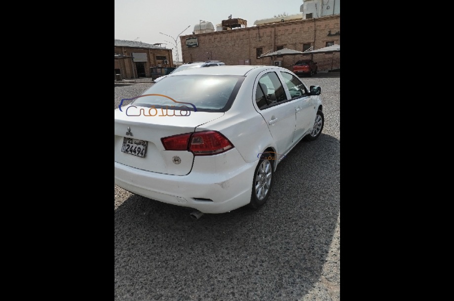 Lancer Fortis Mitsubishi أبيض