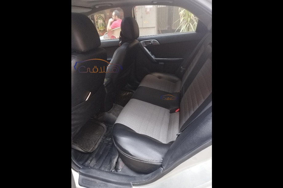 Cerato Kia فضي