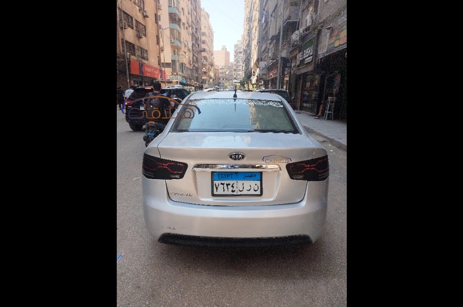 Cerato Kia فضي
