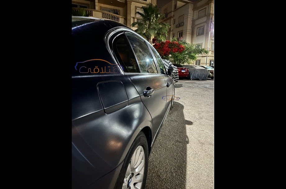 320 BMW Dark blue