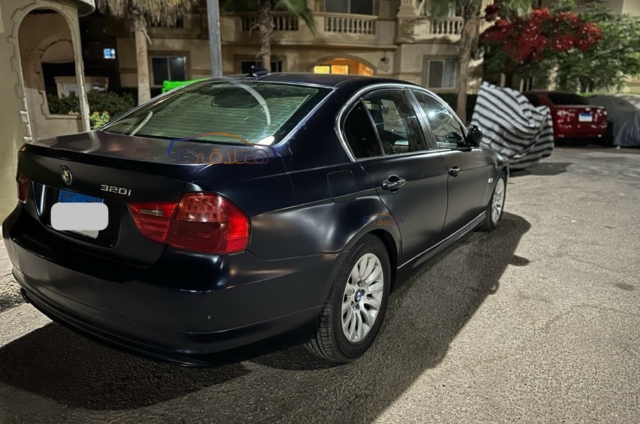 320 BMW Dark blue