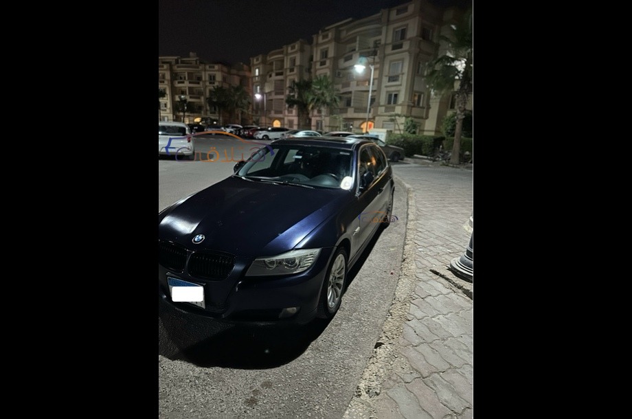 320 BMW Dark blue