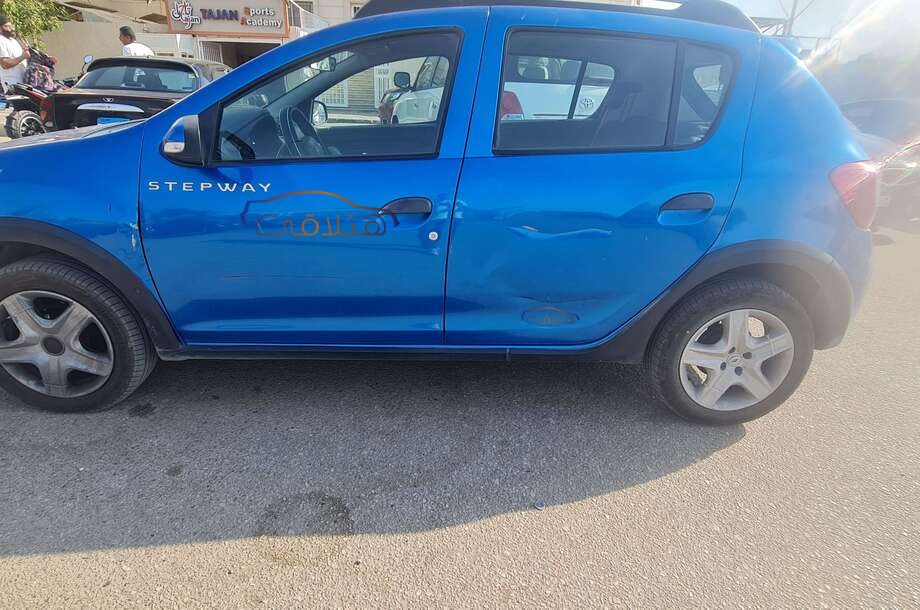 Sandero Step Way Renault أزرق