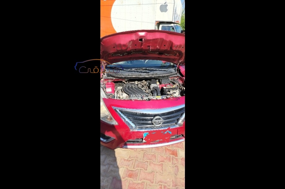 Sunny Nissan احمر