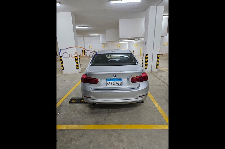 318 BMW فضي