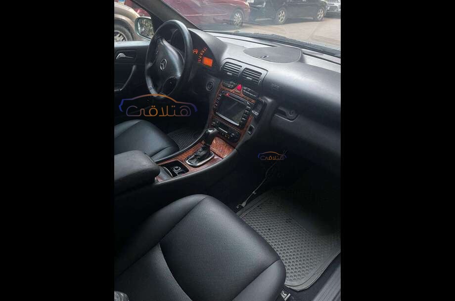 C 180 Mercedes Dark green