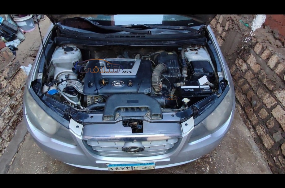 Elantra Hyundai فضي