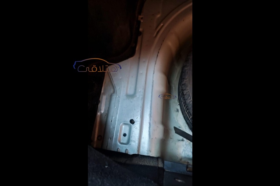 Elantra Hyundai فضي