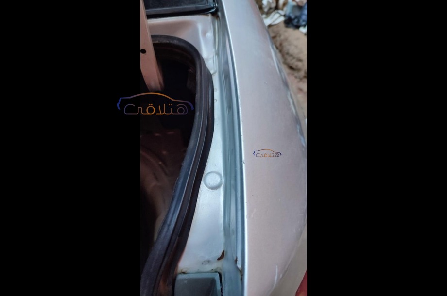 Elantra Hyundai فضي