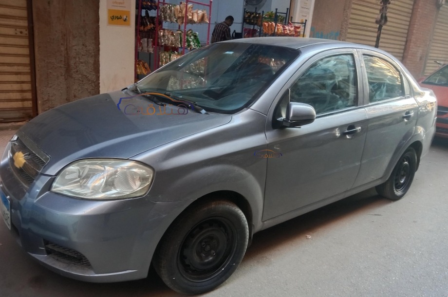 Aveo Chevrolet رمادي