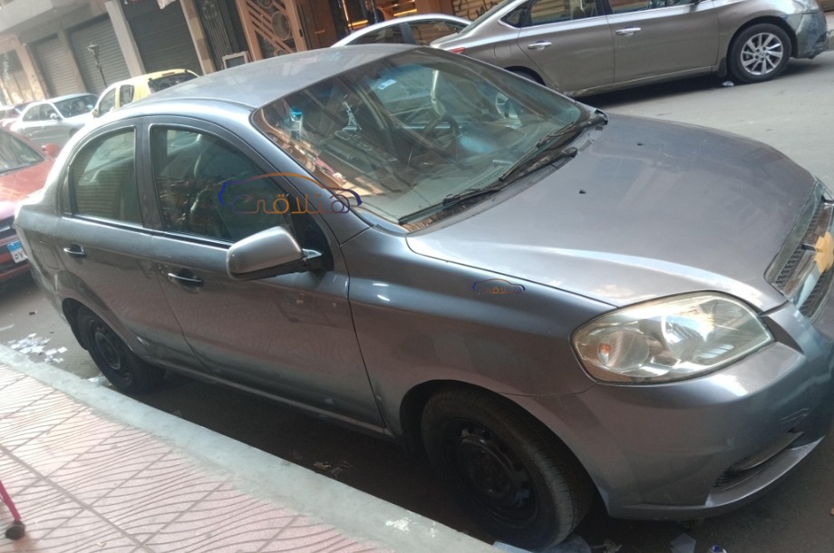 Aveo Chevrolet رمادي